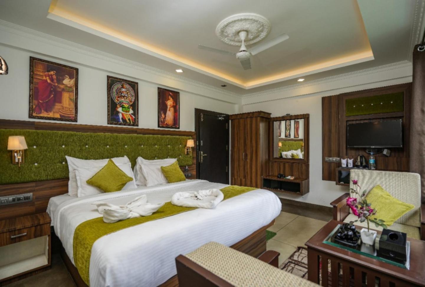 Lumino Winter Castle Otel Pooppara Dış mekan fotoğraf