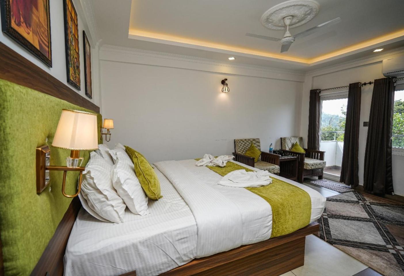Lumino Winter Castle Otel Pooppara Dış mekan fotoğraf